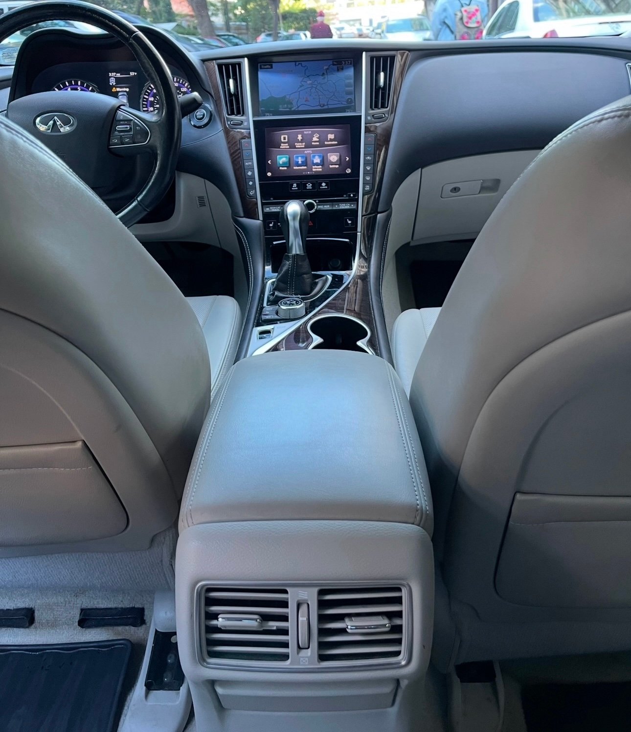 დავით კილაძე — Infiniti Q50 2017, ფოტო 5